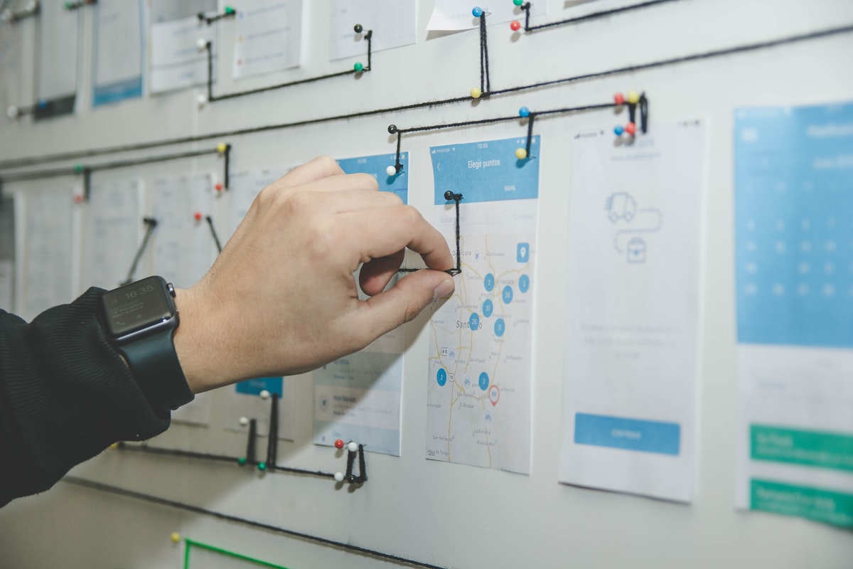Claude 3.5 Sonnet e Artifacts em workflows de marketing: o guia prático para equipes enxutas